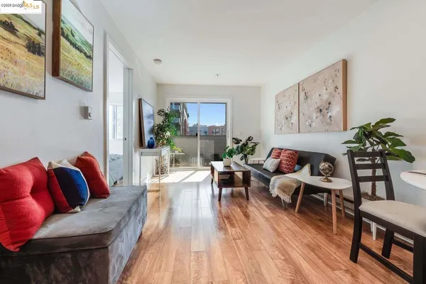 $308,000 | 6400 Christie Avenue, Unit 5209, Emeryville, CA 94608