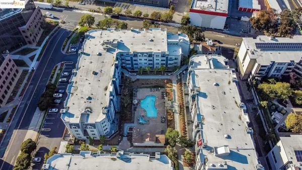 $308,000 | 6400 Christie Avenue, Unit 5209, Emeryville, CA 94608