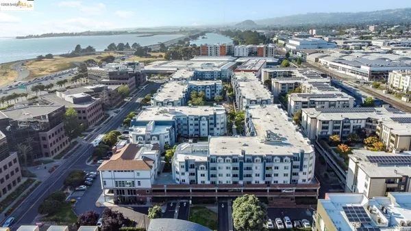 $308,000 | 6400 Christie Avenue, Unit 5209, Emeryville, CA 94608