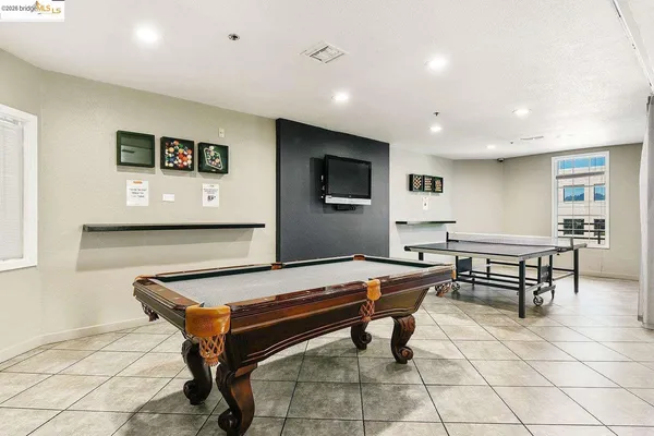 $308,000 | 6400 Christie Avenue, Unit 5209, Emeryville, CA 94608