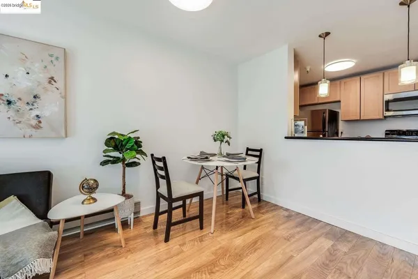 $308,000 | 6400 Christie Avenue, Unit 5209, Emeryville, CA 94608