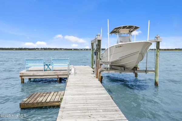 $2,215,000 | 8722 Emerald Plantation Road, Emerald Isle, NC 28594