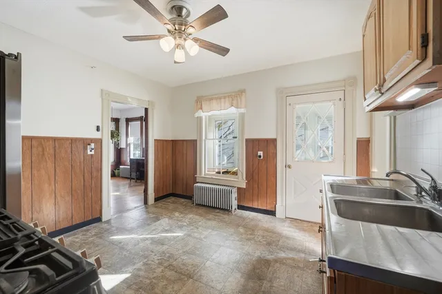 $1,550 | 658 Main Street, Unit 2, West Springfield, MA 01089