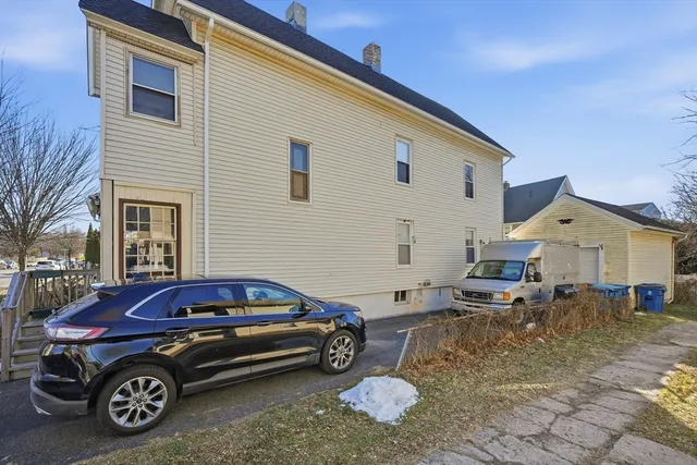 $1,550 | 658 Main Street, Unit 2, West Springfield, MA 01089