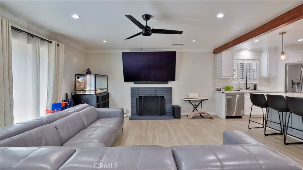 10068 Fox Street Riverside, CA 92503 - Photo 10 of 42 Gallery Image 10