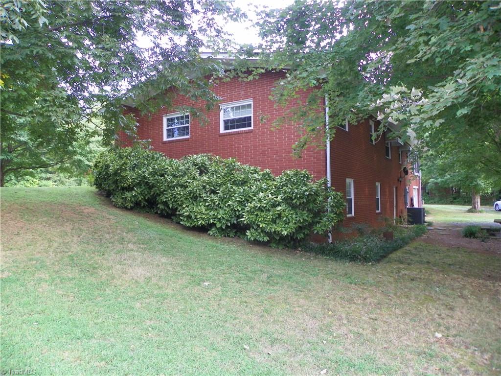 2779 Michael Road Lexington, NC 27295 - Photo 4 of 14 Side view