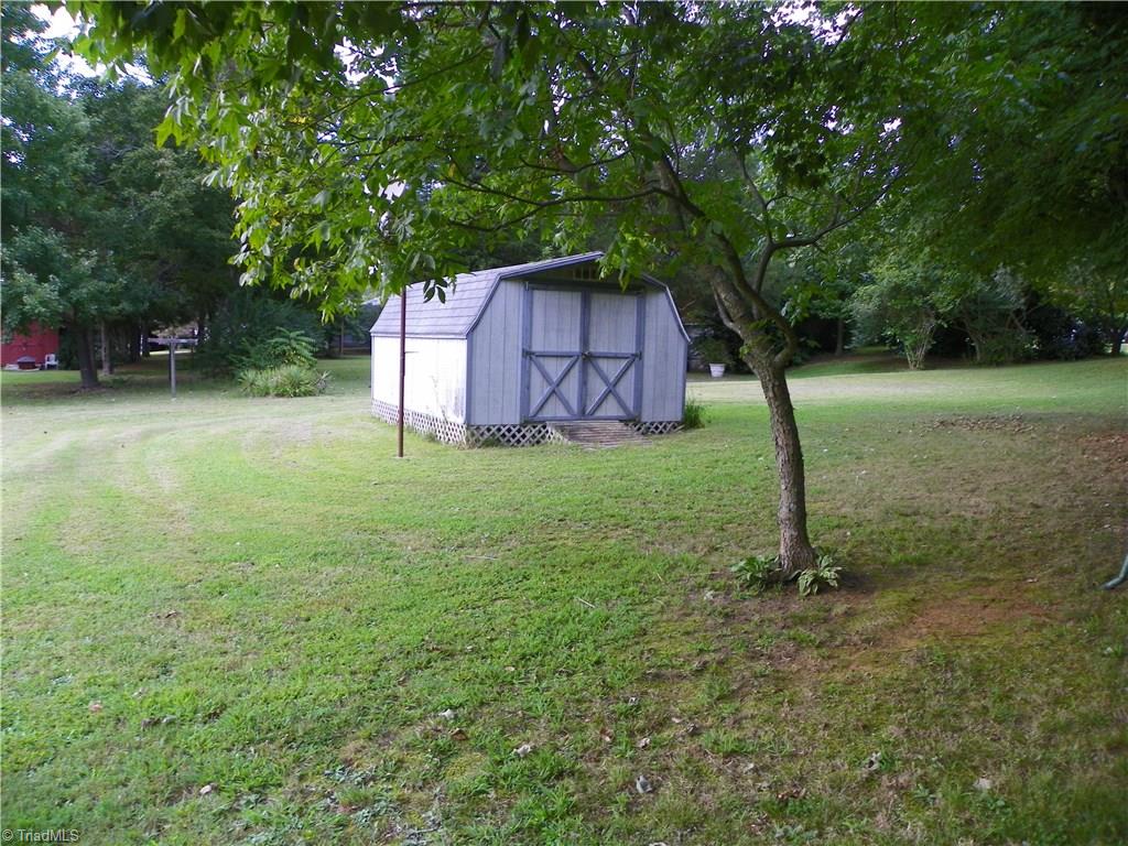 2779 Michael Road Lexington, NC 27295 - Photo 5 of 14 Utility building in back yard