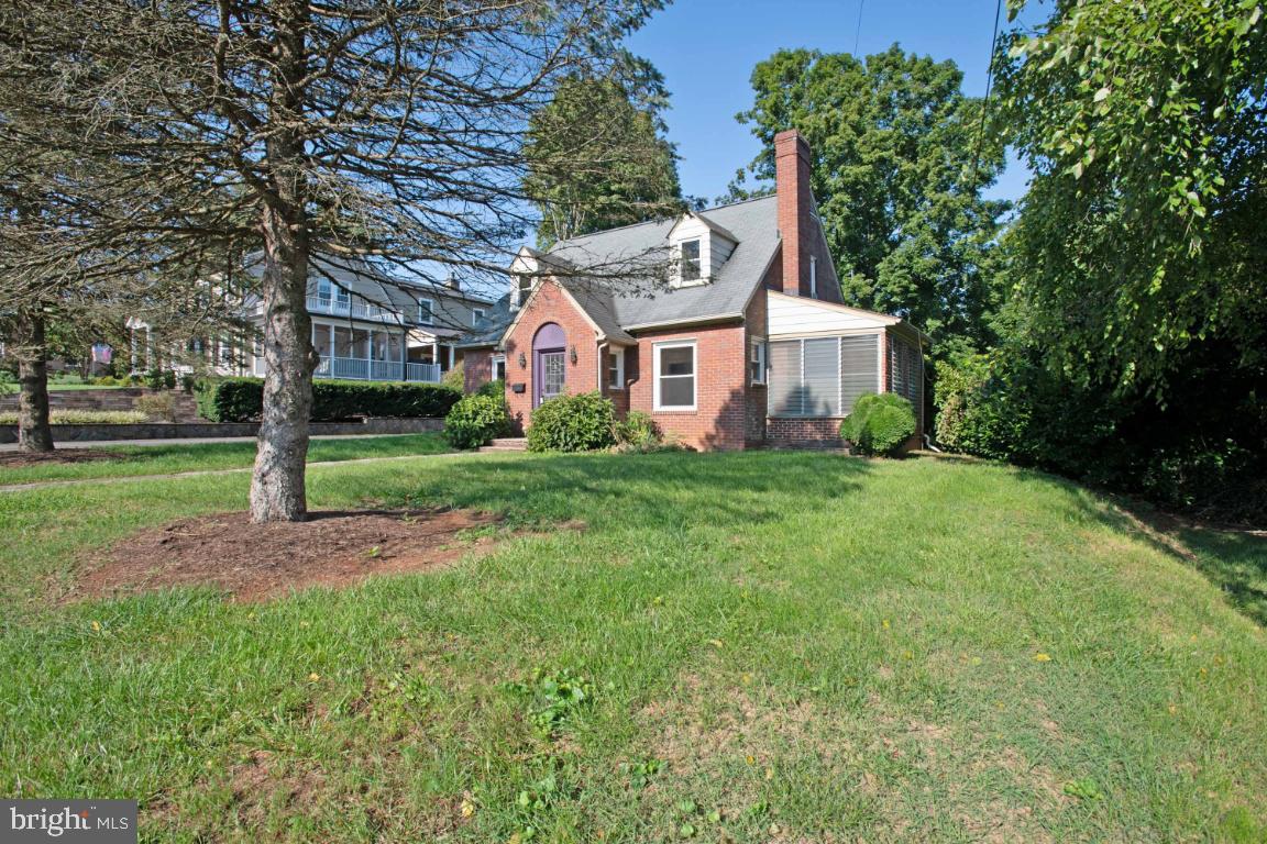 1136 South Blue Ridge Avenue Culpeper, VA 22701 - Photo 2 of 38 Front of home