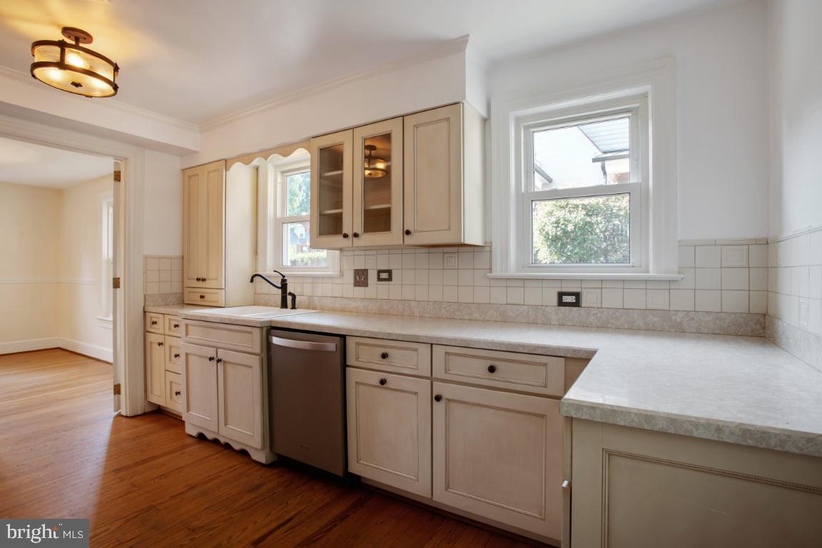 1136 South Blue Ridge Avenue Culpeper, VA 22701 - Photo 11 of 38 Kitchen