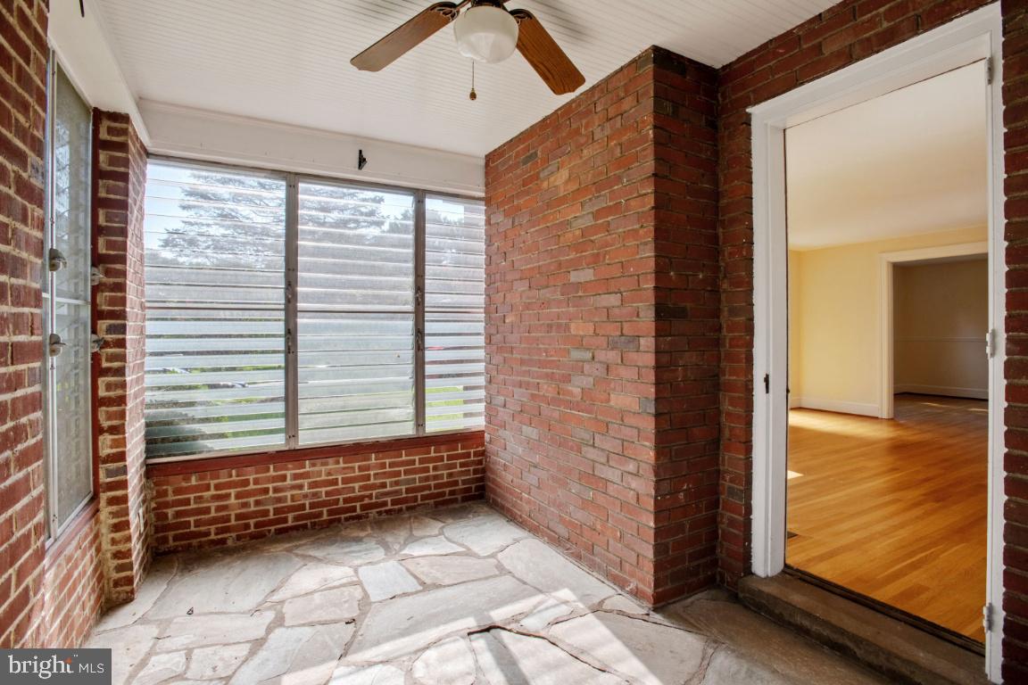 1136 South Blue Ridge Avenue Culpeper, VA 22701 - Photo 30 of 38 Sunroom