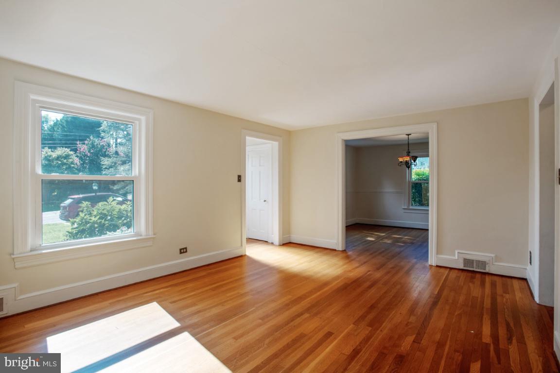 1136 South Blue Ridge Avenue Culpeper, VA 22701 - Photo 6 of 38 Family room looking towards front entry