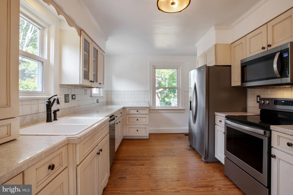1136 South Blue Ridge Avenue Culpeper, VA 22701 - Photo 10 of 38 Kitchen
