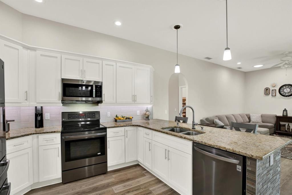 2318 Edelweiss Loop Trinity, FL 34655 - Photo 13 of 57 Gallery Image 13