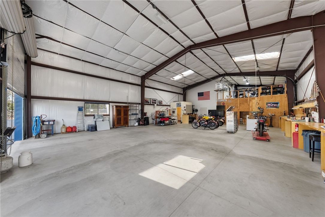 35825 Meadow Ridge Road Temecula, CA 92592 - Photo 4 of 75 a view of parking garage with cars