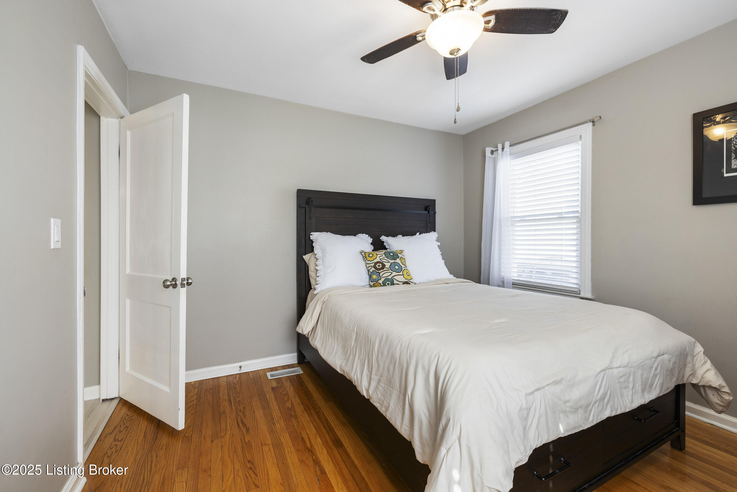 217 Merriman Road Louisville, KY 40207 - Photo 24 of 38 Another View of the First Floor Bedroom