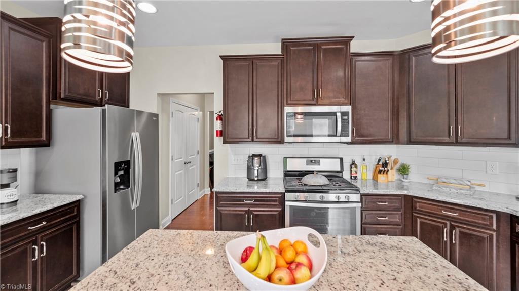 2050 Sinclair Trace Burlington, NC 27215 - Photo 6 of 16 Kitchen