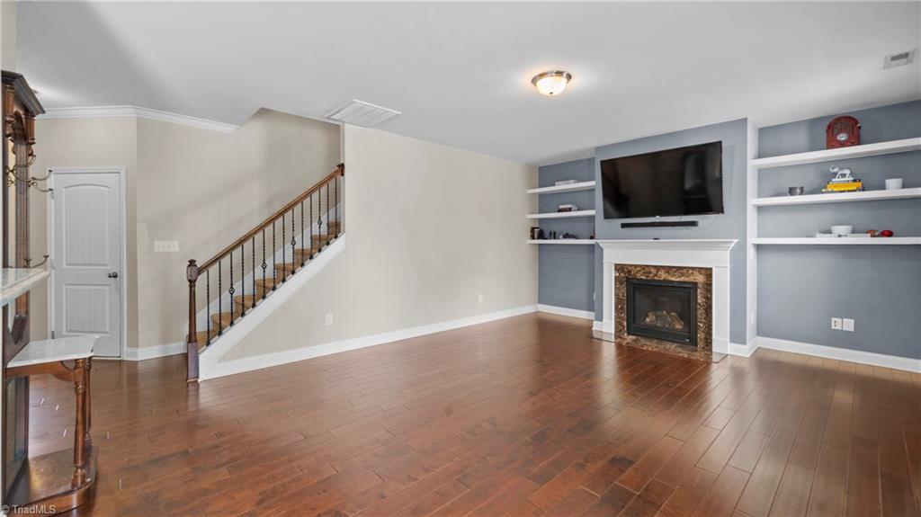 2050 Sinclair Trace Burlington, NC 27215 - Photo 8 of 16 Family room