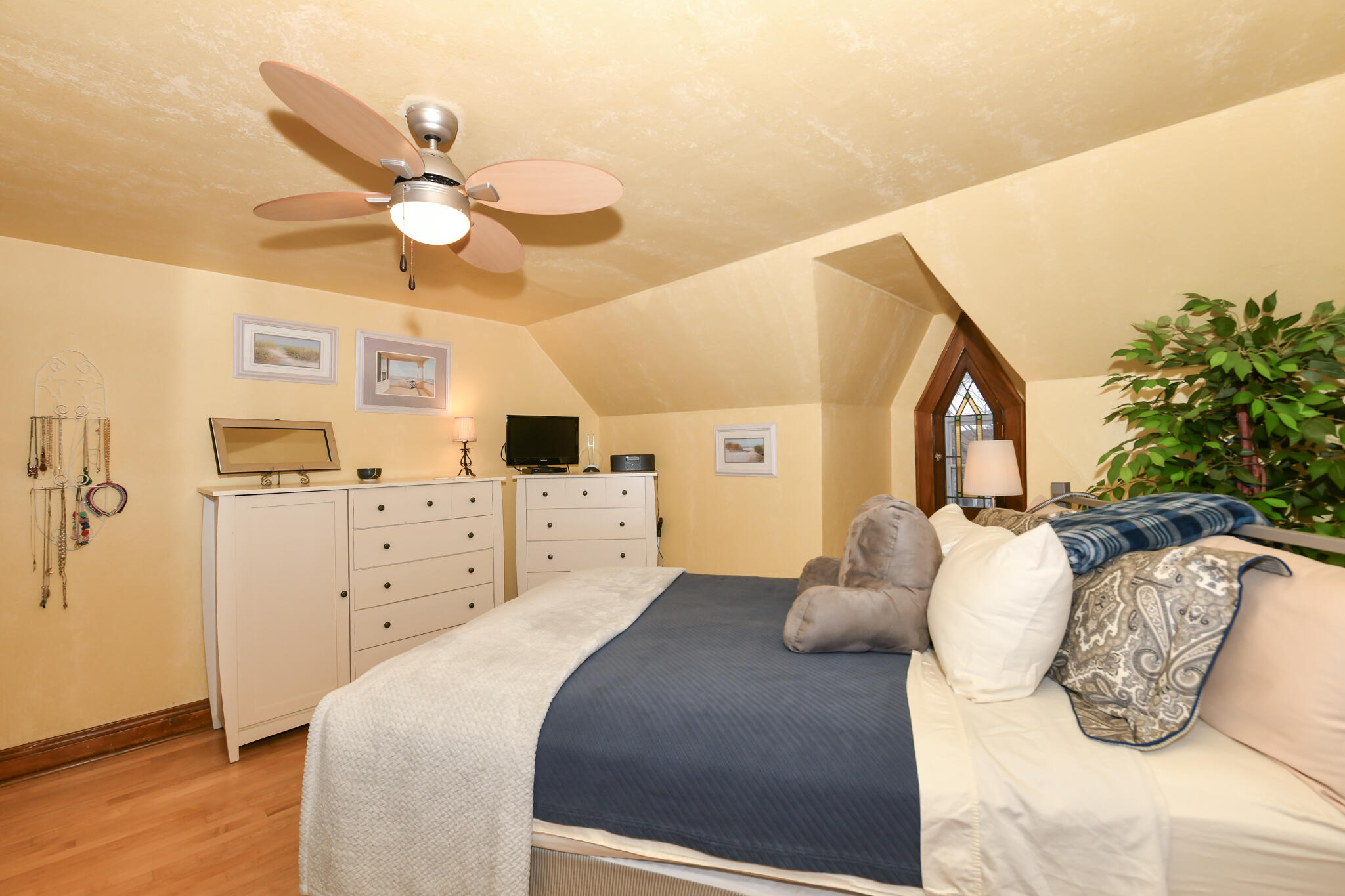 3018 North 73rd Street Milwaukee, WI 53210 - Photo 27 of 43 Ceiling Fan & Hardwood Floors