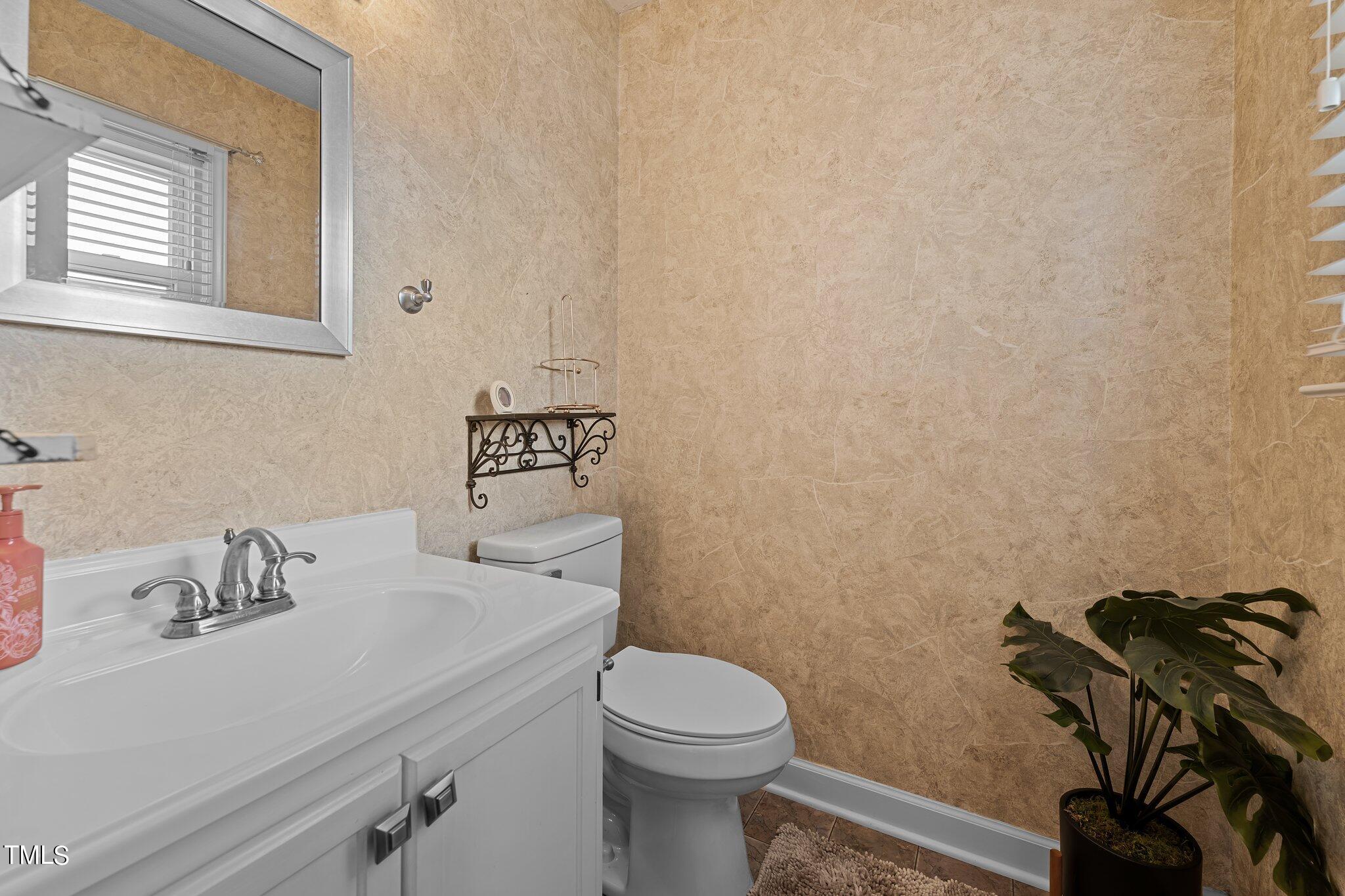 2202 Huntington Road, Unit D1 Burlington, NC 27215 - Photo 6 of 18 8-web-or-mls-_1064707