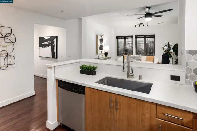 $599,000 | 438 West Grand Avenue, Unit 528, Oakland, CA 94612