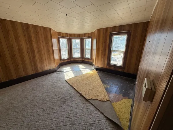 $68,000 | 144 South Grand Avenue, Embarrass, WI 54933