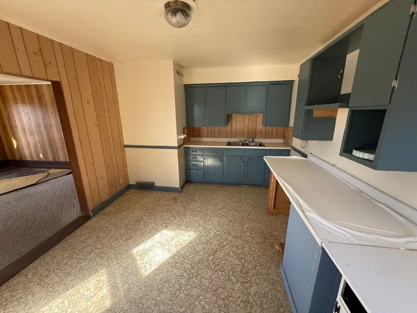 $68,000 | 144 South Grand Avenue, Embarrass, WI 54933