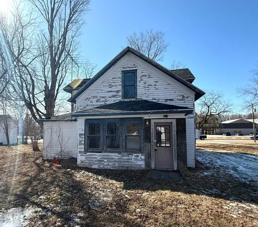 $68,000 | 144 South Grand Avenue, Embarrass, WI 54933