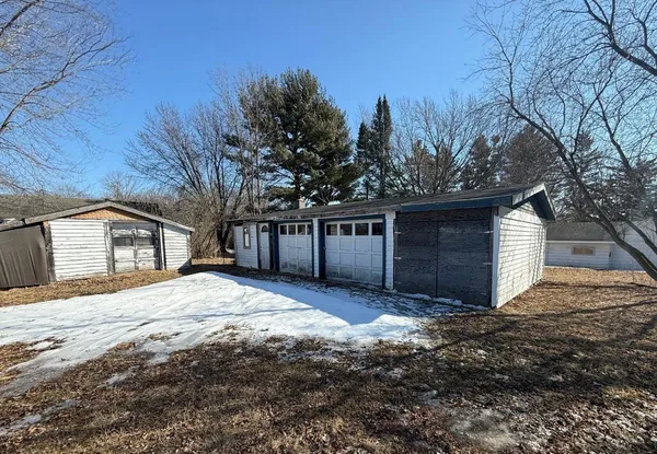 $68,000 | 144 South Grand Avenue, Embarrass, WI 54933