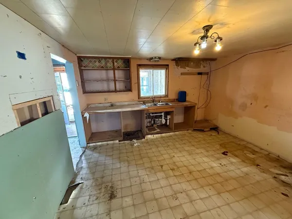 $68,000 | 144 South Grand Avenue, Embarrass, WI 54933