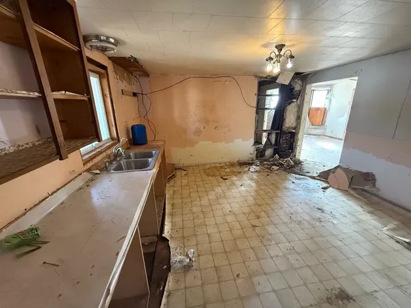 $68,000 | 144 South Grand Avenue, Embarrass, WI 54933