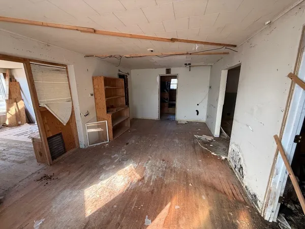 $68,000 | 144 South Grand Avenue, Embarrass, WI 54933