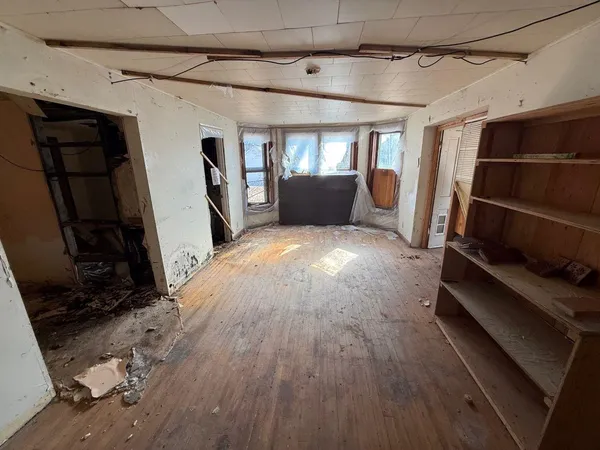 $68,000 | 144 South Grand Avenue, Embarrass, WI 54933