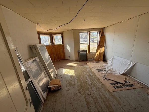 $68,000 | 144 South Grand Avenue, Embarrass, WI 54933