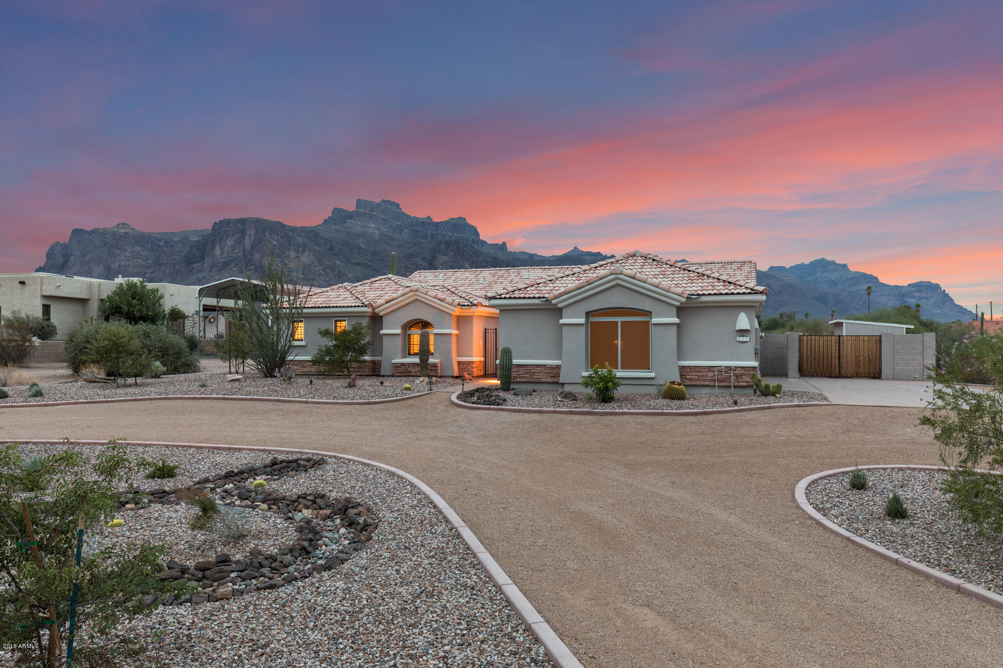271 North Muleshoe Road Apache Junction, AZ 85119 - Photo 6 of 57 271 N Muleshoe (1 of 54)
