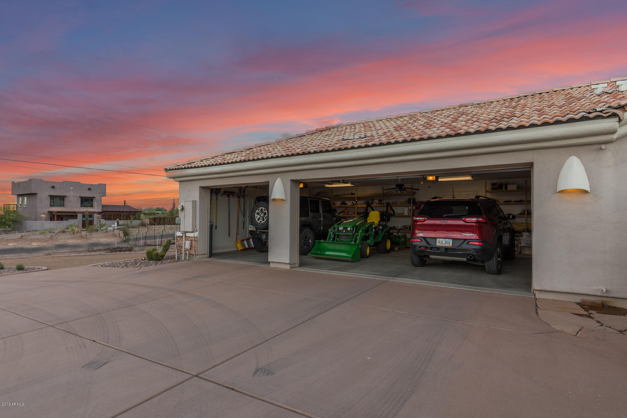 271 North Muleshoe Road Apache Junction, AZ 85119 - Photo 8 of 57 271 N Muleshoe (39 of 54)
