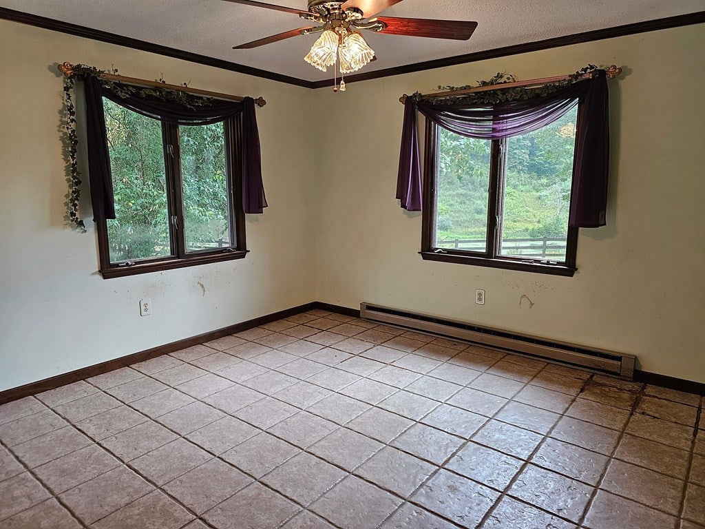 214 Rabbit Street Cedar Bluff, VA 24609 - Photo 9 of 63 Gallery Image 9