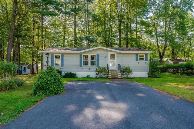 $145,900 | 10 York Court, Rochester, NH 03868