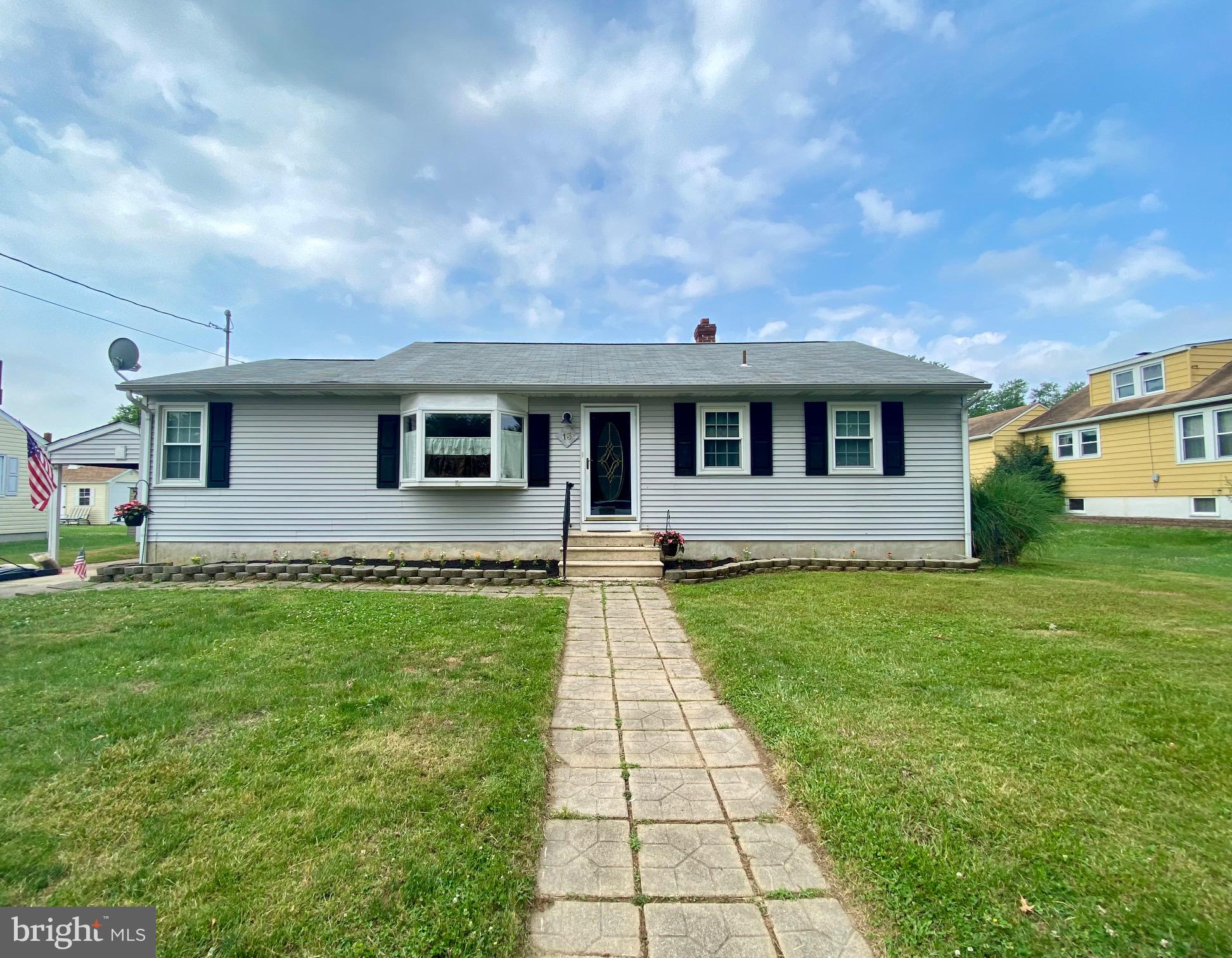 13 Harvard Road Pennsville, NJ 08070 - Photo 2 of 17