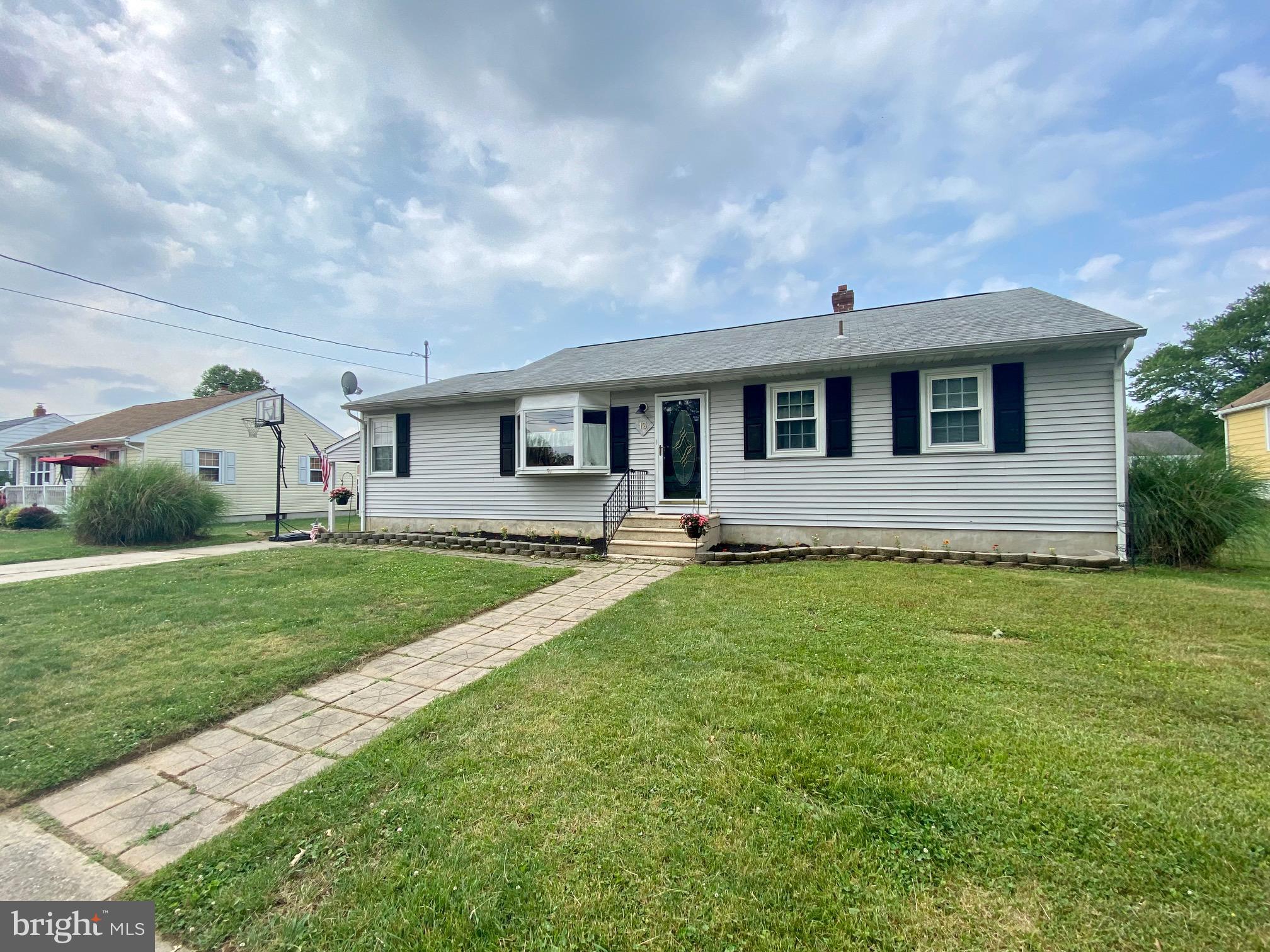 13 Harvard Road Pennsville, NJ 08070 - Photo 3 of 17