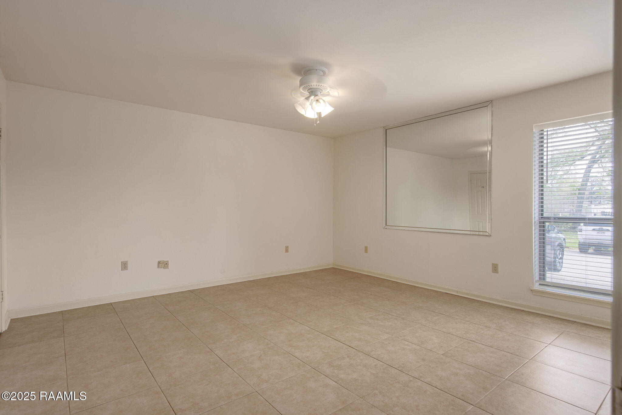 701 South College Road, Unit 118 Lafayette, LA 70503 - Photo 21 of 23 19-web-or-mls-701 S College 118-19