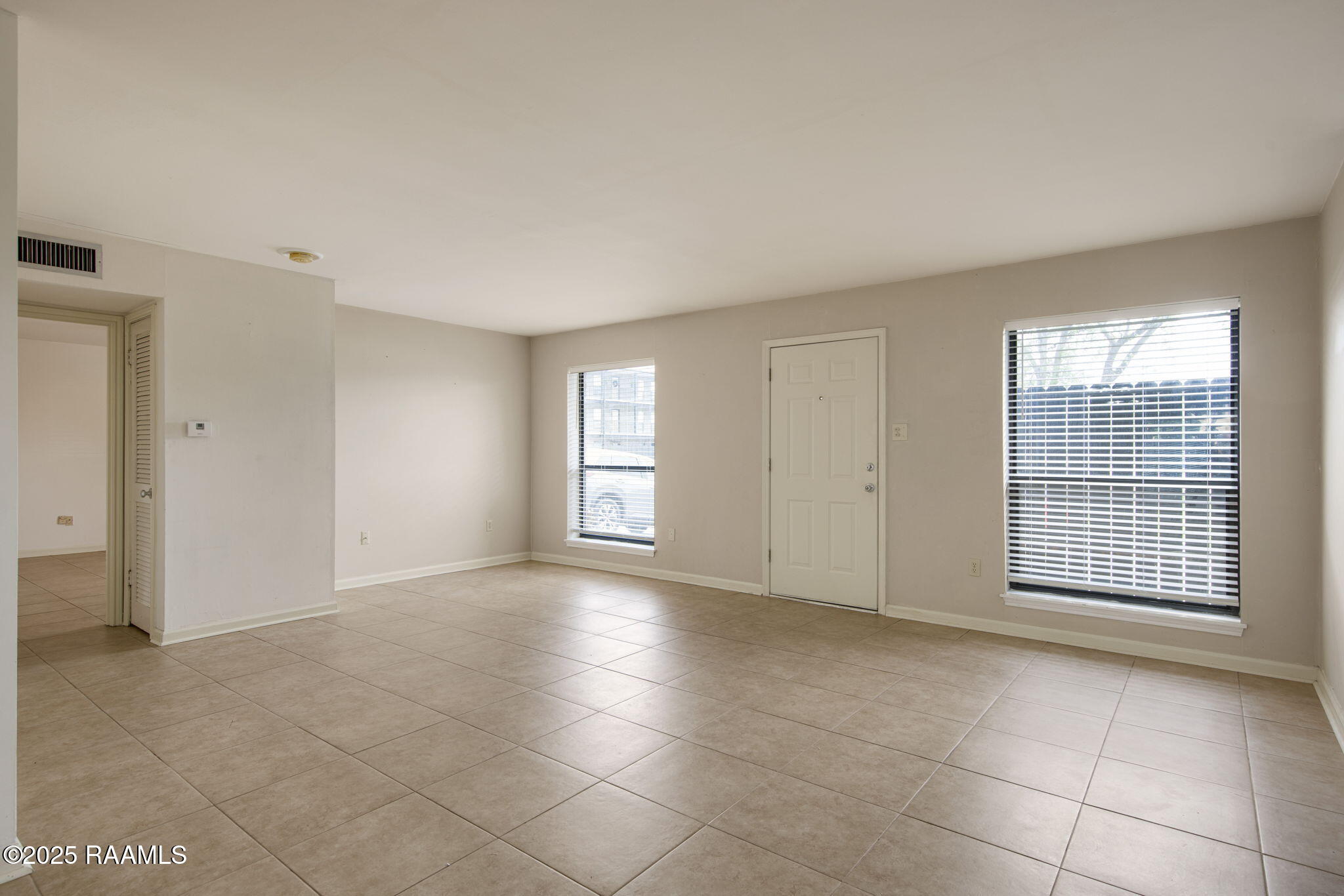 701 South College Road, Unit 118 Lafayette, LA 70503 - Photo 7 of 23 8-web-or-mls-701 S College 118-8