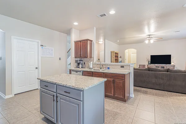 $2,900 | 8223 Sabinoso Drive, Helotes, TX 78023