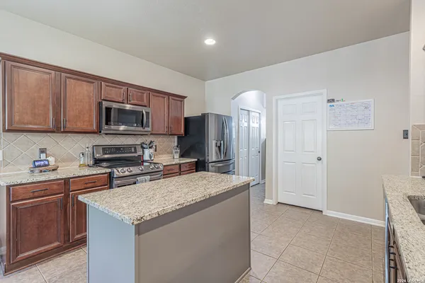 $2,900 | 8223 Sabinoso Drive, Helotes, TX 78023