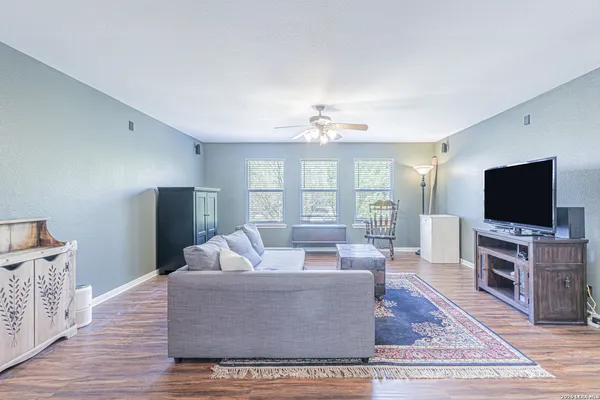 $2,900 | 8223 Sabinoso Drive, Helotes, TX 78023