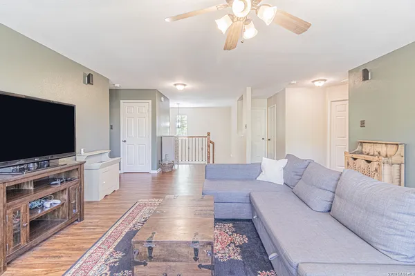 $2,900 | 8223 Sabinoso Drive, Helotes, TX 78023