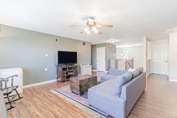 $2,900 | 8223 Sabinoso Drive, Helotes, TX 78023