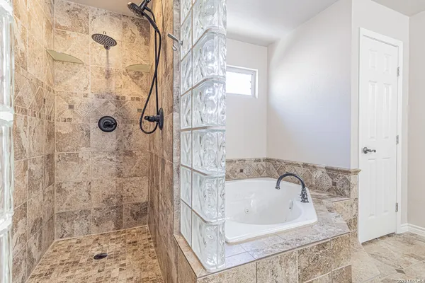 $2,900 | 8223 Sabinoso Drive, Helotes, TX 78023