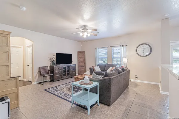 $2,900 | 8223 Sabinoso Drive, Helotes, TX 78023