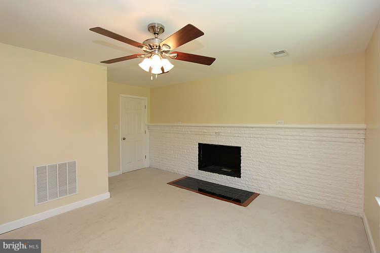 13600 Livingston Road Clinton, MD 20735 - Photo 14 of 30 Family Room
