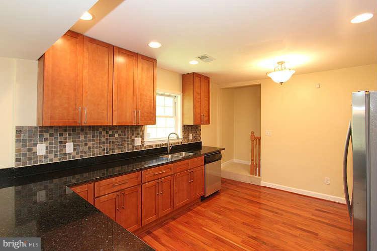 13600 Livingston Road Clinton, MD 20735 - Photo 16 of 30 Kitchen